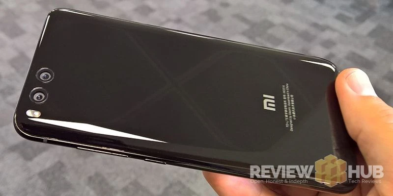 Mi 6 Rear in Hand