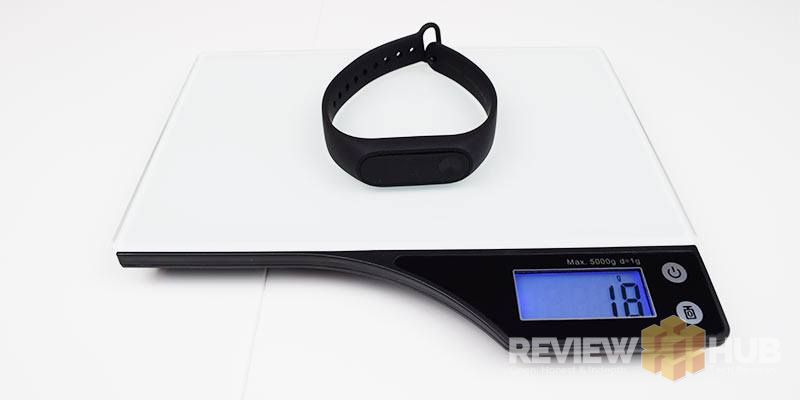 Xiaomi-Mi-Band-2-on-weighing-scales