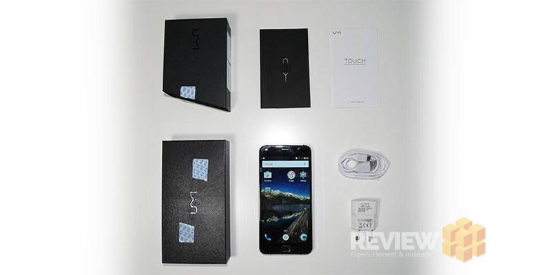 UMi Touch smartphone box contents