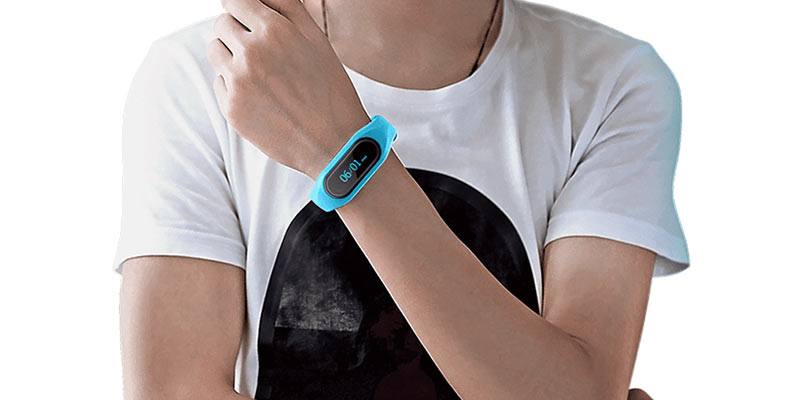 Cubot-V1-Smart-Band-on-wrist